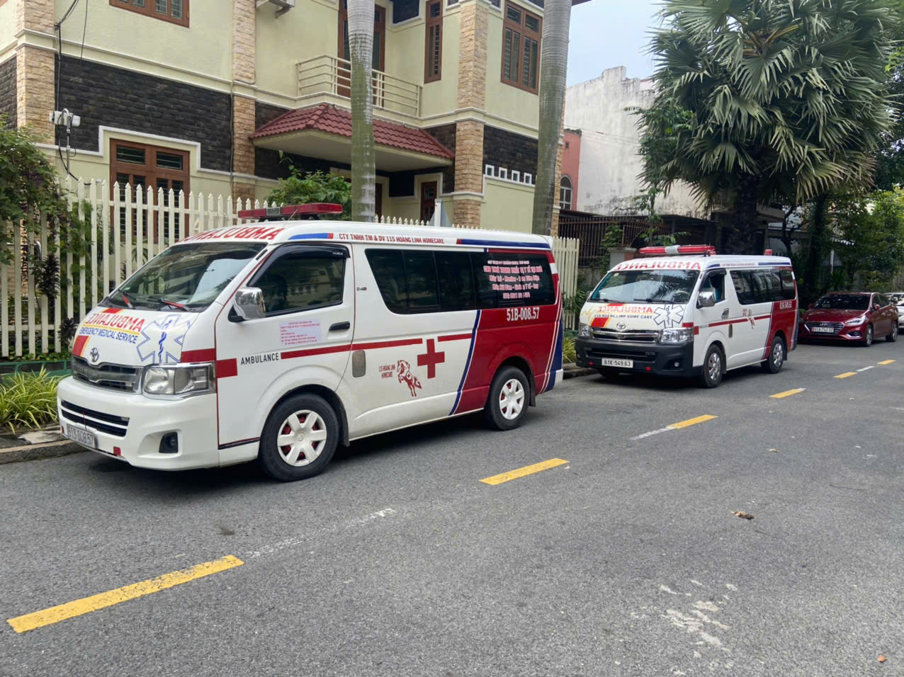 Xe cấp cứu hoạt động ban ngày