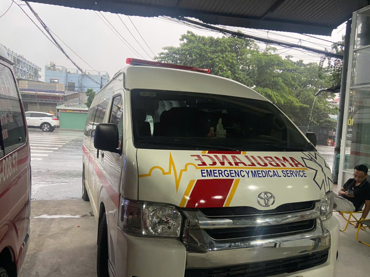 Xe cấp cứu trực 24/7 tại khu vực
