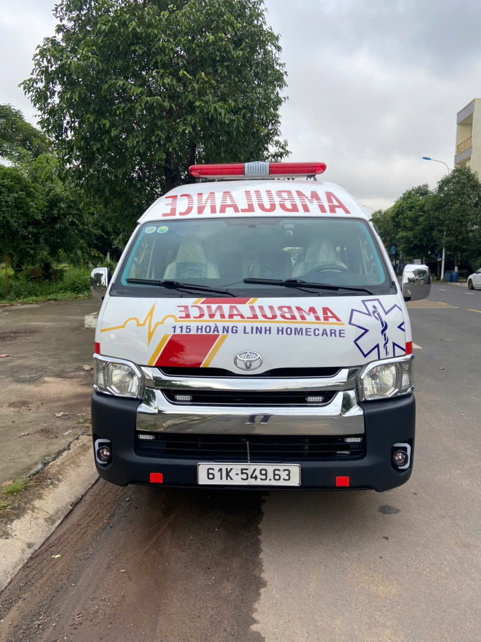 Xe cấp cứu chuyên dụng sẵn sàng hoạt động